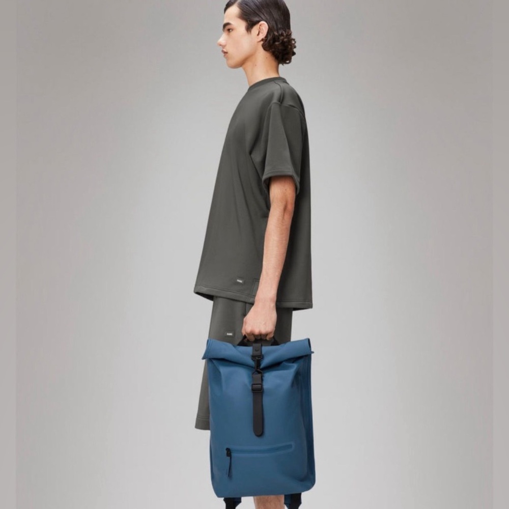 RAINS Rolltop Rucksack Bag Luggage Backpack Pulse Blue $150 NEW NWT